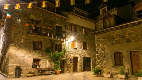 Benasque old town wallpaper