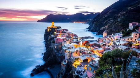 Vernazza (Cinque Terre, Italy) wallpaper