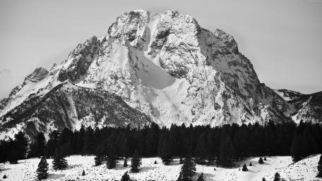Mount Moran in Black and White wallpaper