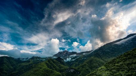 Mount Khustup wallpaper
