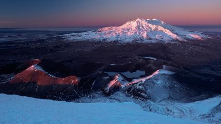 Majestic Arctic Mountain Sunrise wallpaper