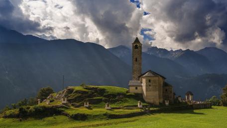 Church in Rossura wallpaper