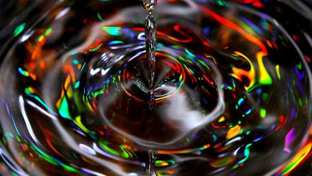 Colorful Reflection in Water Droplet Art wallpaper