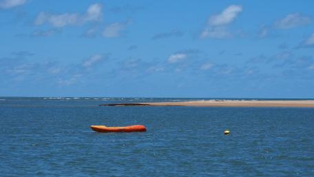 Ocean view of a Rubber Boat wallpaper