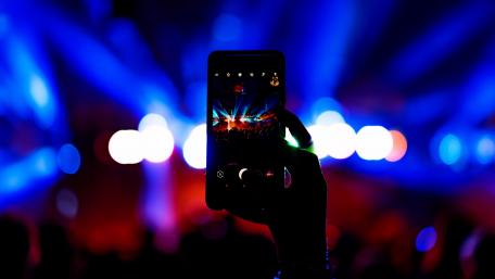 Recording a concert wallpaper