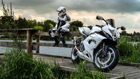Suzuki GSX-R wallpaper