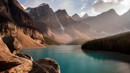 Moraine Lake, Banff National Park wallpaper