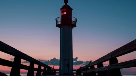 Guiding Light at Dusk wallpaper