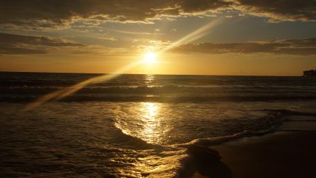 Sunrise on the beach wallpaper