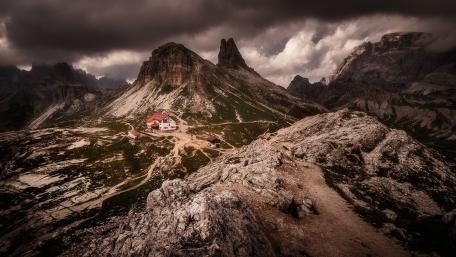 Rifugion Locatelli (Dreizinnenhütte) wallpaper
