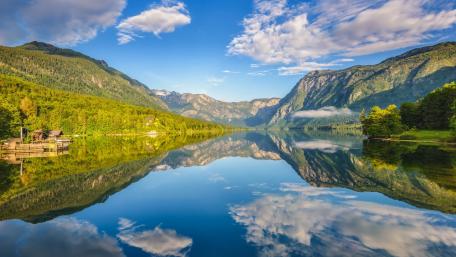 Tranquil Mountain Lake Reflection Scene wallpaper