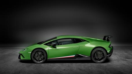 Lamborghini Huracan Performante side view wallpaper