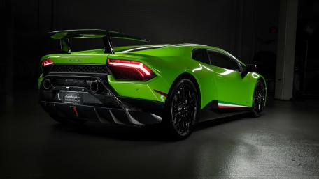 Lamborghini Huracan Performante rear wallpaper