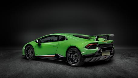 Lamborghini Huracán Performante side view wallpaper