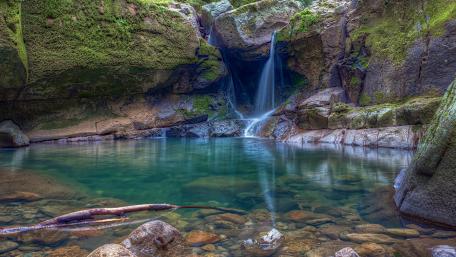 Devil's Punchbowl Waterfall (Angwin, California) wallpaper