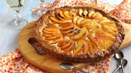 Peach Tart cake wallpaper