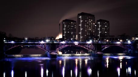 Urban Nightlife Overlooking a Beautiful Bridge wallpaper