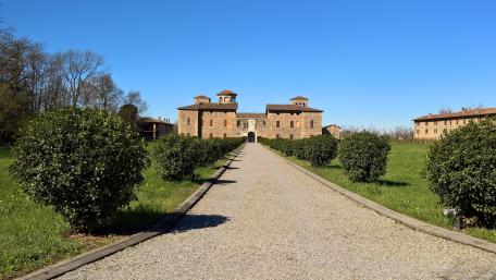 Charming Pathway to Historic Fortress wallpaper