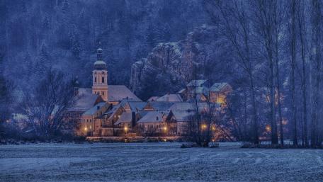 Winter Church wallpaper