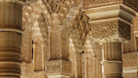 Columns in the Alhambra wallpaper
