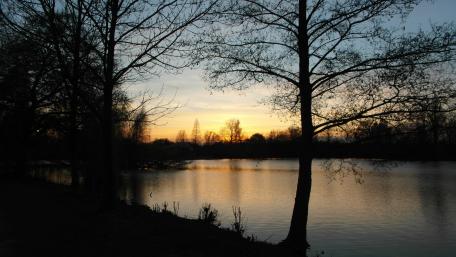 Sunset at the lake wallpaper