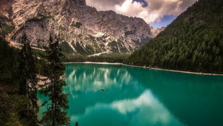 Pragser Wildsee wallpaper