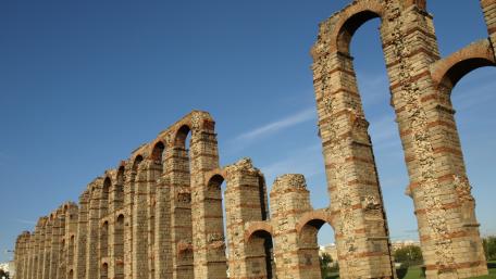 Aqueduct of Los Milagros wallpaper