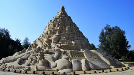 Highest sandcastle in the world wallpaper