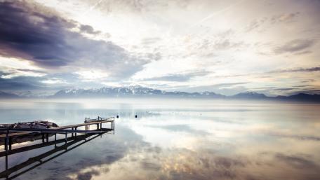 Misty morning lake wallpaper