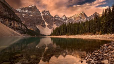 Moraine Lake wallpaper
