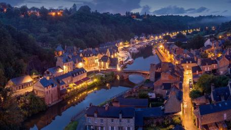 Dinan at dusk wallpaper
