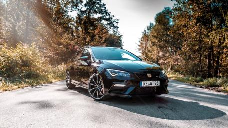 Seat Leon Cupra wallpaper
