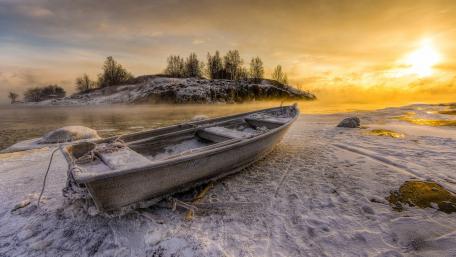 Hoary boat wallpaper