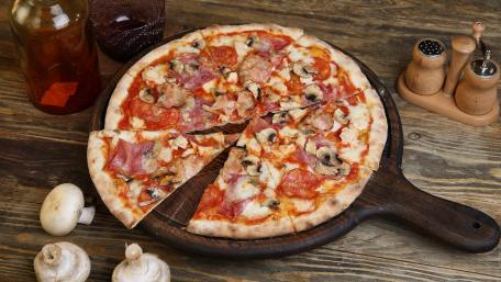 Mushroom pizza wallpaper