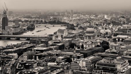 Urban Elegance in Monochrome wallpaper