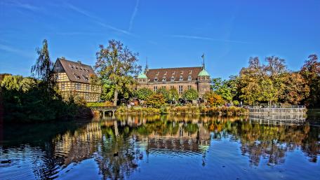 Wittringen Castle at fall wallpaper