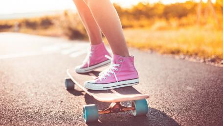 Skateboarding girl wallpaper