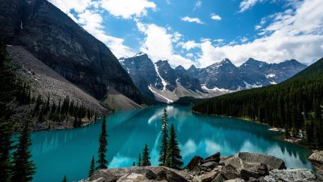 Moraine Lake (Banff National Park, Canada) wallpaper