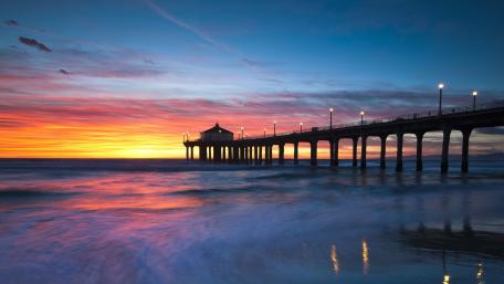 Manhattan Beach Pier at sundown (California) wallpaper