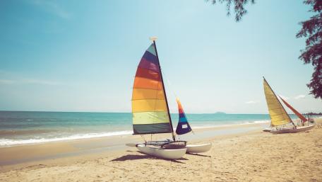 Colorful sailboats wallpaper
