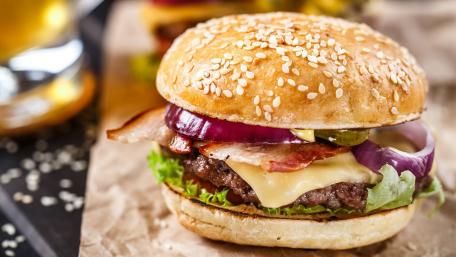 Delicious cheeseburger wallpaper