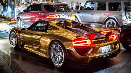 Gold Porsche 918 Spyder wallpaper