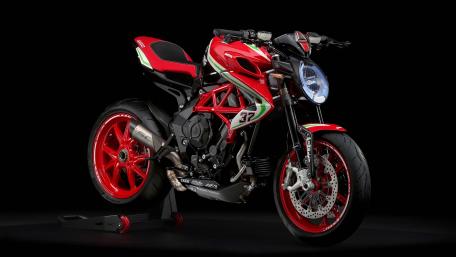 Revved-Up Perfection: 4K Motorcycle Wallpaper wallpaper