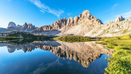 Laghi del Piani mirroring the Mount Paterno wallpaper