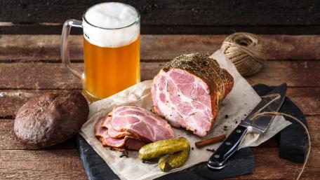 Savory Bacon and Beer Delightful Feast wallpaper