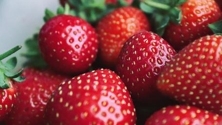 Strawberries wallpaper