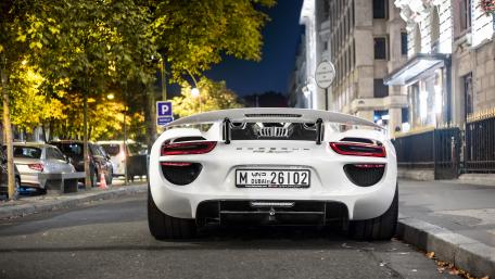 Porsche 918 Spyder wallpaper
