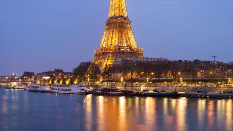 Foot of the Eiffel Tower wallpaper