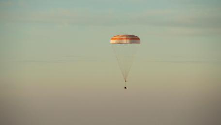 Expedition 48 Soyuz TMA-20M Landing wallpaper