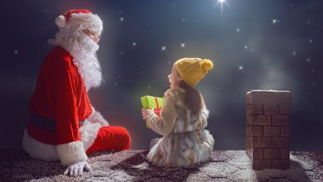 Santa Claus on the rooftop wallpaper